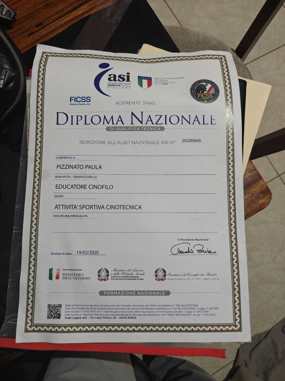 Fotografía del documento: Diploma de cualificación técnica — Educadora canina